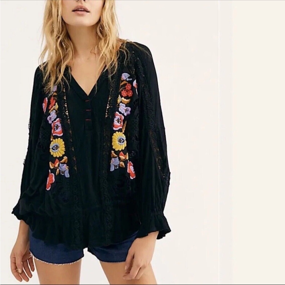 Free People Serafina Embroidered Blouse NWT! - Picture 2 of 3